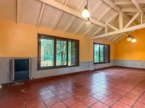 Casa en Venta con 2 cocheras