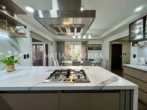 Casa 4 ambientes con 2 baños