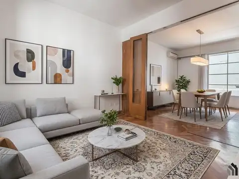 Departamento de tres ambientes con balcón en venta en San Telmo