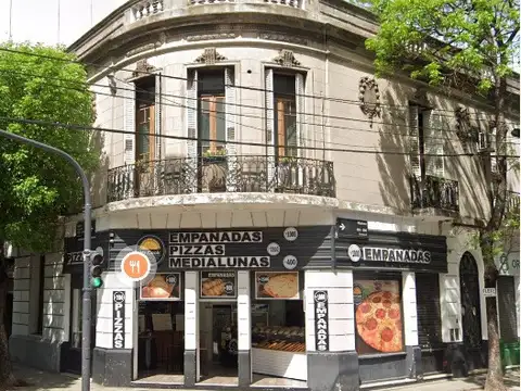 Avenida Hipólito Yrigoyen 2400