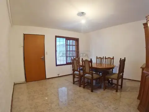 Casa en Venta en Villa Sarmiento, USD 180.000