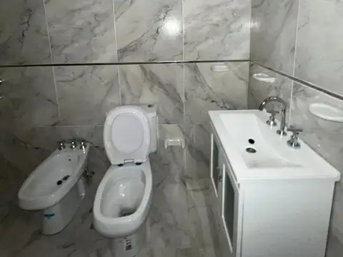 Casa 3 ambientes con 2 baños