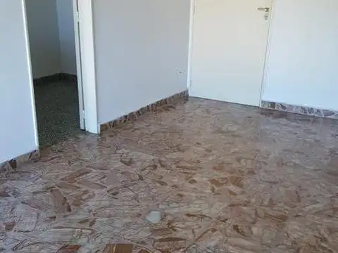 Departamento al frente con balcon! - Floresta