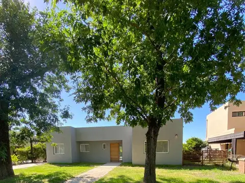 Casa en Venta en Pilar del Este - Santa Guadalupe, USD 199.950