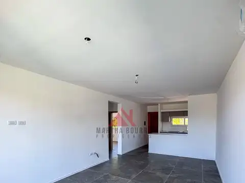 Saravi Village  Pilar 100