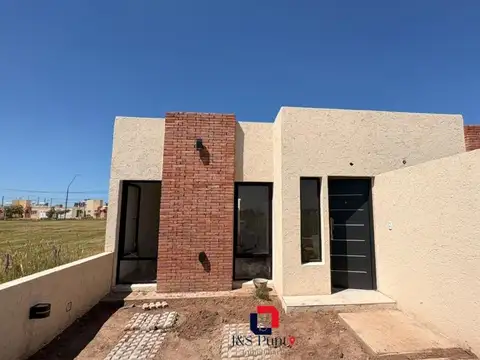 Casa 3 ambientes con 2 baños