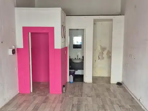 Local en Alquiler en Munro, $ 650.000