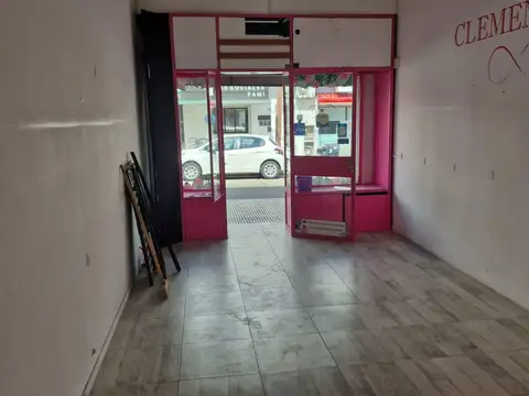 Local en excelente ubicacion en Munro | Apto varios destinos