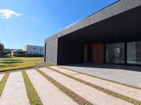 Casa en Alquiler en Puertos - Barrio Costas, USD 4.000