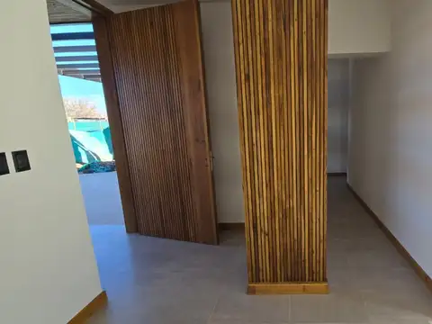 Casa 5 ambientes con 1 baño