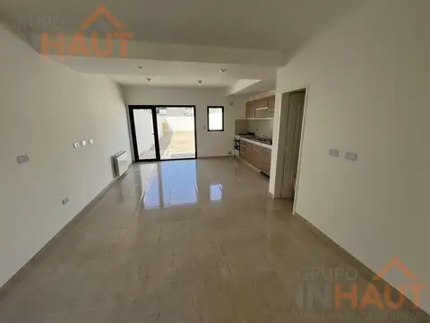 Depto Tipo Casa 4 ambientes con 1 baño