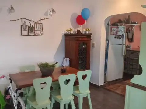 Depto Tipo Casa 4 ambientes con 2 baños