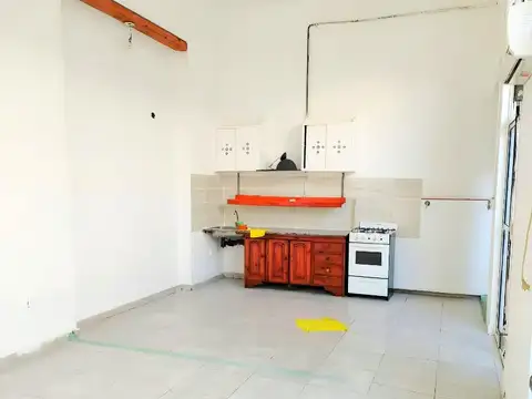 DEPARTAMENTO DE 2 AMB.TERRAZA PROPIA -P/ESCALERA