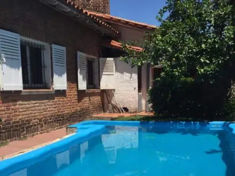 Casa 5 ambientes con 3 baños