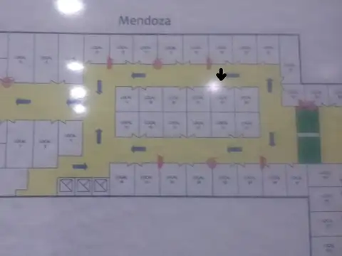 Excelente local en planta principal de Galería Las Vegas