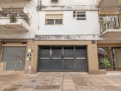 VENTA COCHERA CUBIERTA VERSALLES