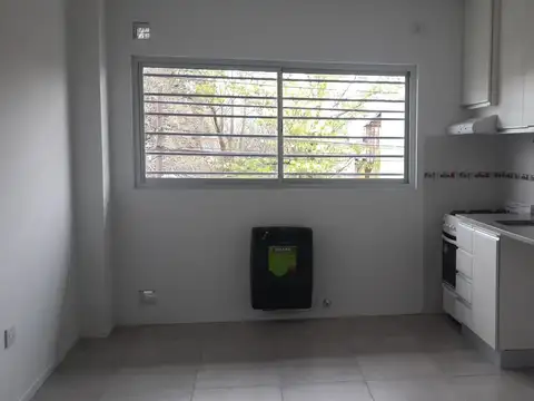 Departamento en Alquiler en Guillermo E Hudson, $ 550.000