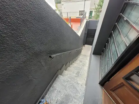 Depto Tipo Casa 3 ambientes con 2 baños