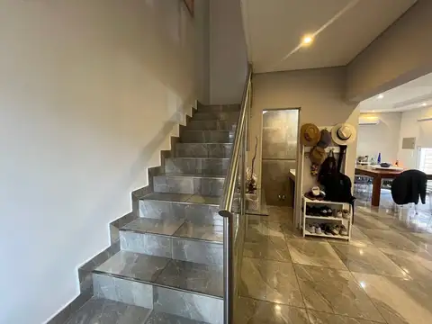 CASA DUPLEX 4 AMB. EN VILLA ADELINA A. CREDITO