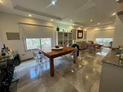 CASA DUPLEX 4 AMB. EN VILLA ADELINA A. CREDITO