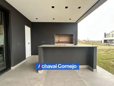 Casa 4 ambientes con 3 baños