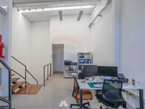 Venta depósito oficinas y local comercial Pocitos