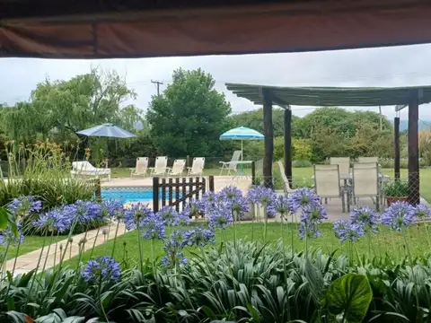 Casa 10 ambientes con 4 baños