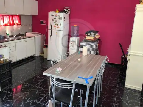 Vende Casa 3 Ambientes C/cochera, Villa España/Berazategui.