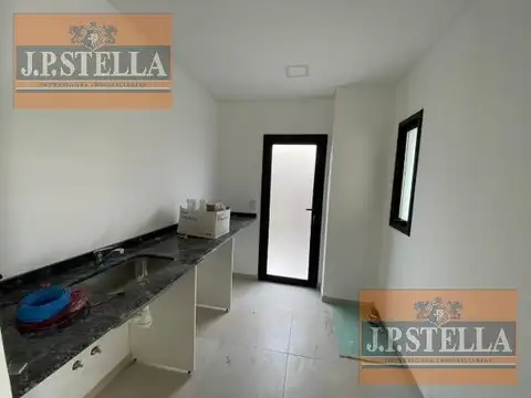 Casa 4 AMB C/ 2 Cocheras y Pileta - IDEAL INVERSOR - Terravista