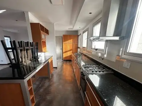 Departamento en Alquiler de 8 ambientes