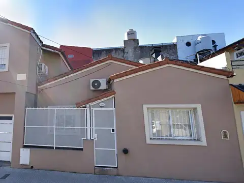 VENTA CASA 4 AMBIENTES EN MUNRO