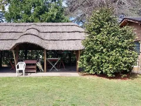 CASA DE 4 AMBIENTES EN 2 PLANTAS BARRIO PARQUE PERÓ