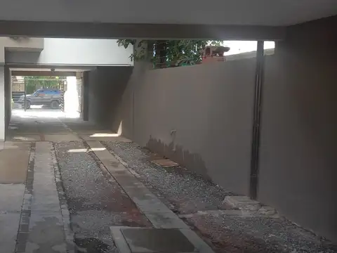 Cochera en Venta Semicubierta