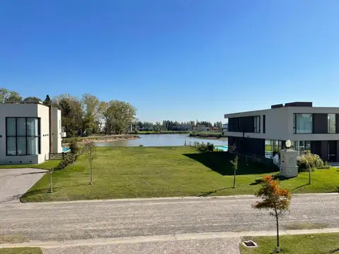 Lagos de San Eliseo con Fondo al Lago