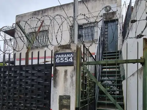 Depto Tipo Casa en Alquiler de 3 ambientes