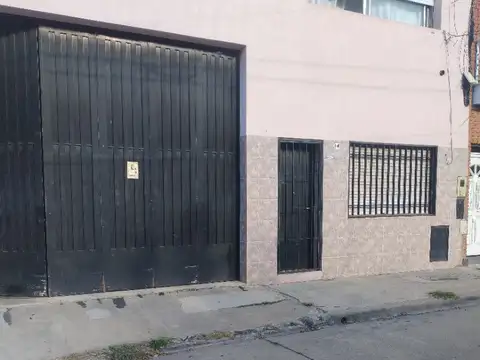 Alquiler Galpón Floresta, 8.66 x 22 Mts. 255 Mts cubiertos