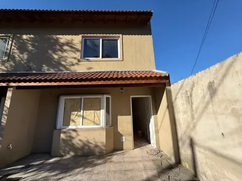 Venta  Duplex  3 Ambientes Las Azucenas,  Pilar.APTO CREDITO