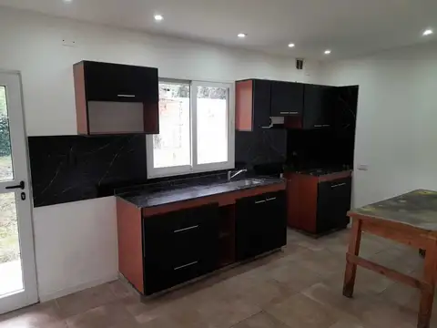 Casa 3 ambientes con 2 baños