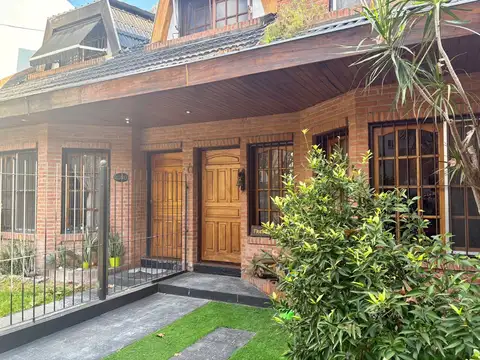 Casa en Venta en Ciudad Jardín del Palomar, USD 210.000