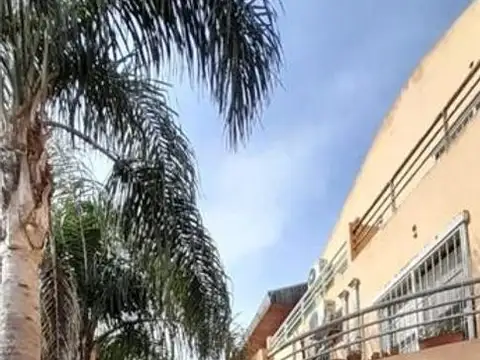 Monoambiente amplio en alquiler en Complejo Dos Álamos