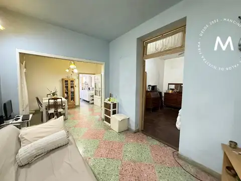 Venta en block - 2 departamentos de 2 y 3 ambientes con patio y local comercial - Villa Ballester