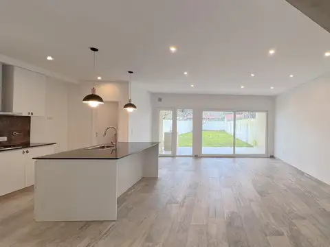 Casa en Alquiler en Caisamar, USD 2.500