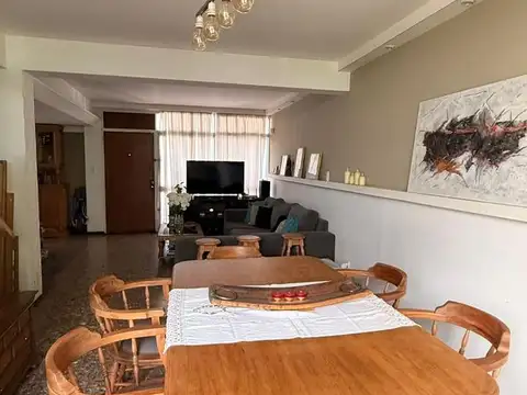 Casa 6 ambientes con 3 baños