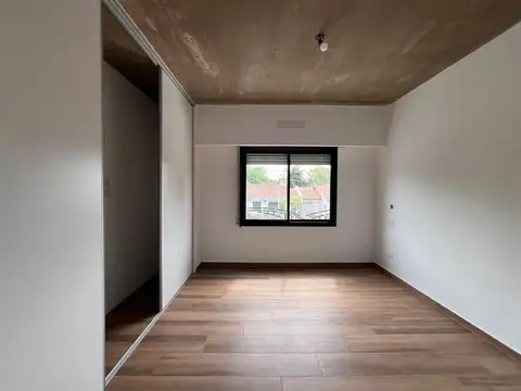 Depto Tipo Casa en Venta con 1 cocheras