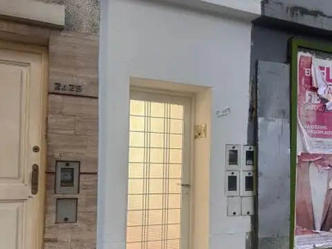 Casa pasillo PLANTA BAJA Pichincha 2 dormitorios (Jujuy 2427)