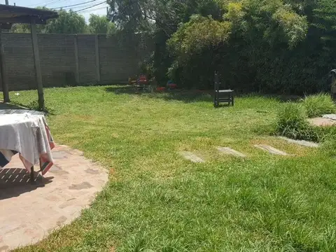 CASA CON PILETA EN ESCOBAR