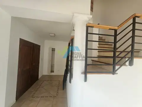 Casa en Venta con 4 cocheras