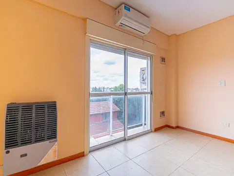 Departamento en Venta en Isidro Casanova, USD 62.000