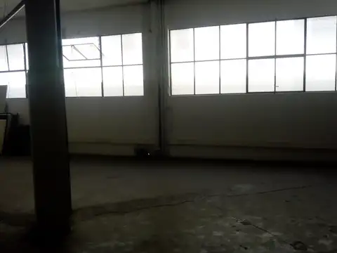 Galpon en Alquiler 10  mts Frente