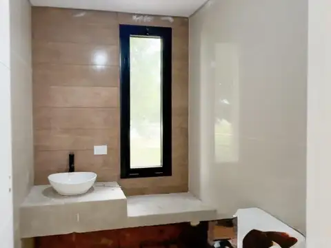 Casa en venta - 4 Dormitorios 3 Baños - Pilar